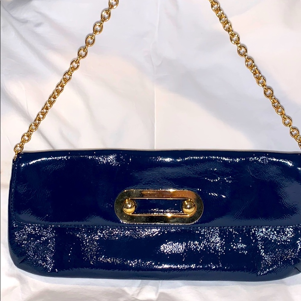 Adorable Hobo international purse with chain🎉